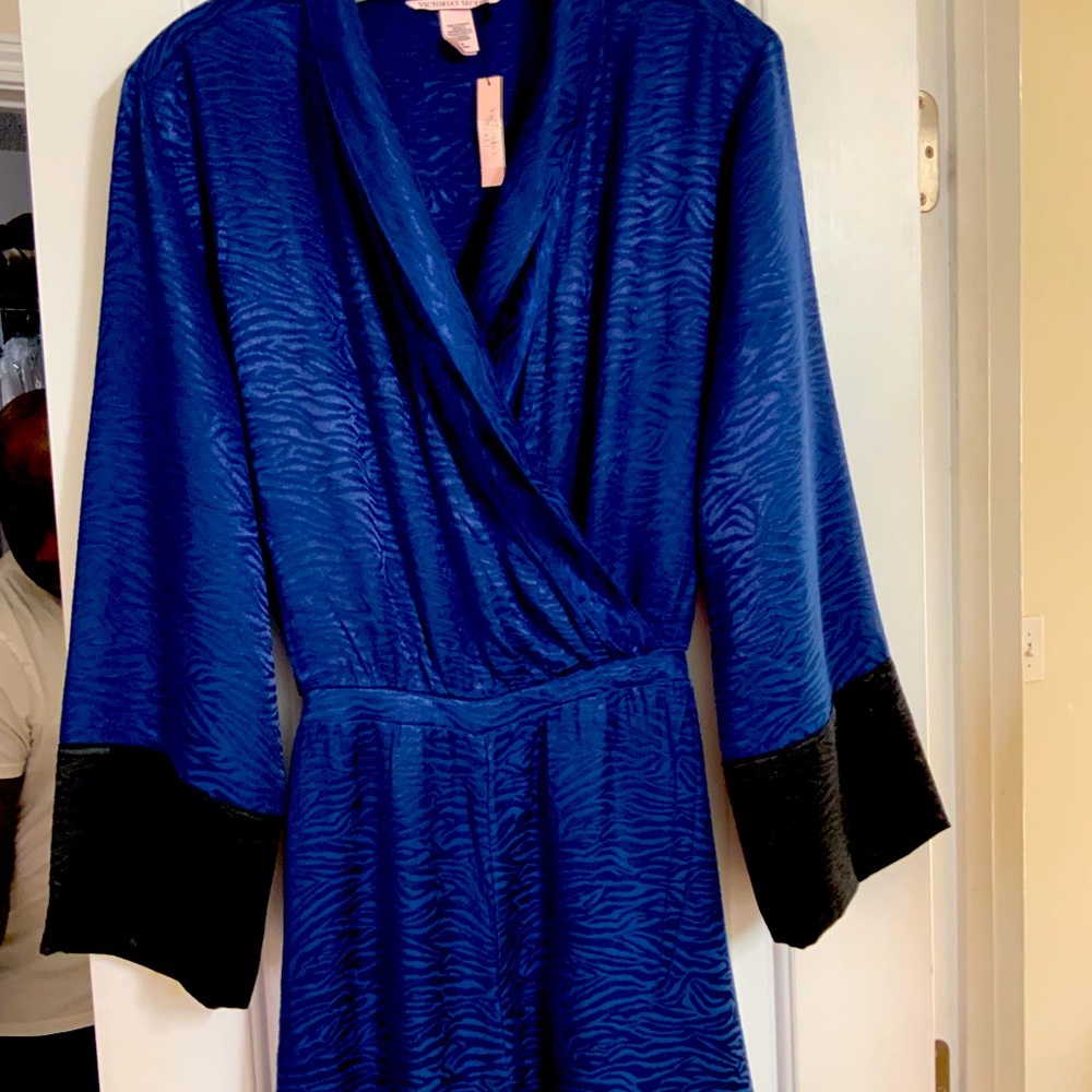 BRAND NEW VICTORIA’ SECRET ZEBRA JUMPSUIT. SIZE- M